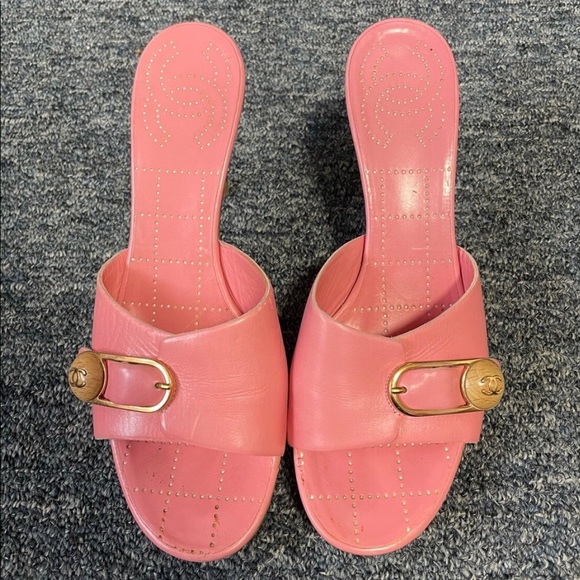 Vintage Chanel slides with low heels size 38 - Picture 1 of 5